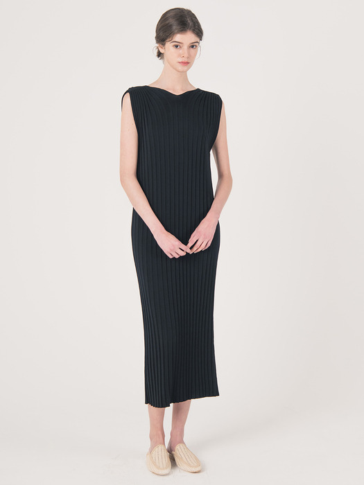 WED_V neck line modern dress_BLACK