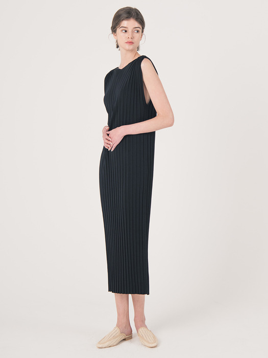 WED_V neck line modern dress_BLACK