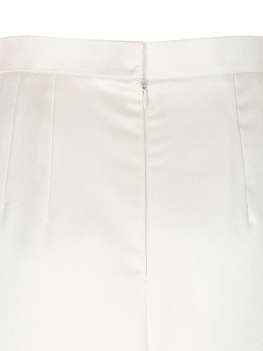 #132097 Minimal Long Skirt-WH