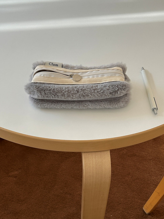 Clam round pencilcase _ Fur Gray stripe