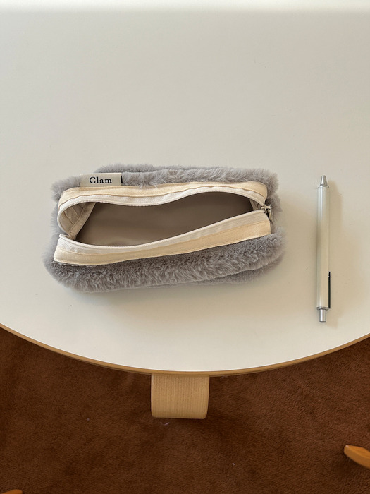 Clam round pencilcase _ Fur Gray stripe