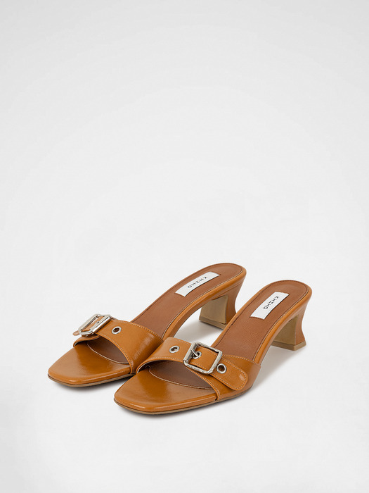 BUCKLE STRAP MULE / CAMEL