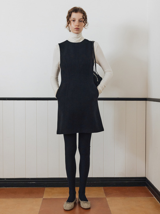 오덴세 세미 A라인 미니 원피스 (Charcoal/Black)