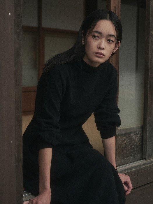 LINE WHOLEGARMENT KNIT DRESS_BLACK