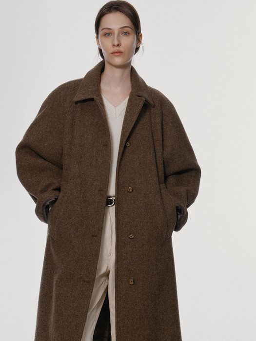 Wool balmacaan coat (Taupe)