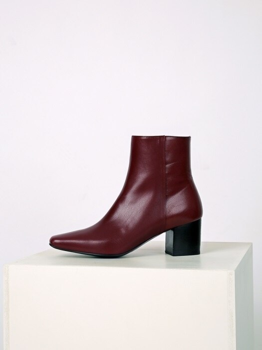 SLIM SQUARE ANKLE BOOTS - DARK RED