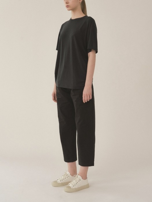  Pleats cotton trouser in black (W)