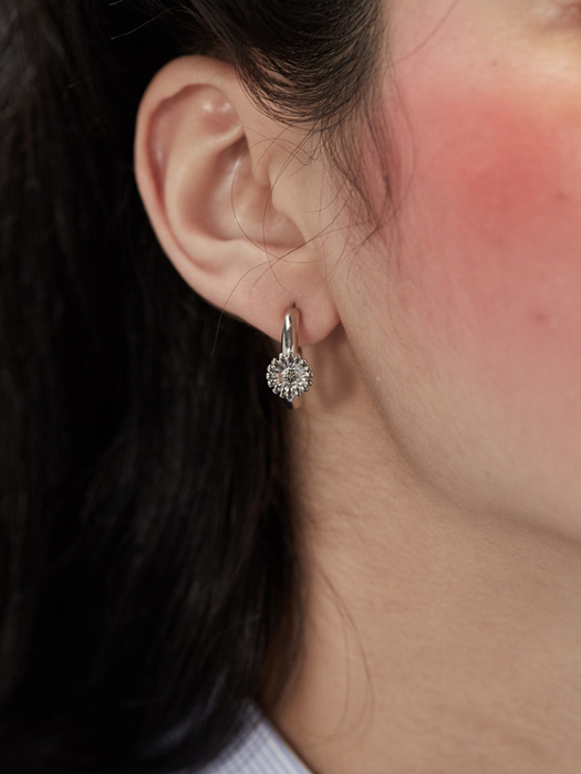 7th Blossom on G Earring (Silver)