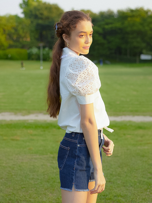 RUFFLE COLLAR CROP BLOUSE_WHITE