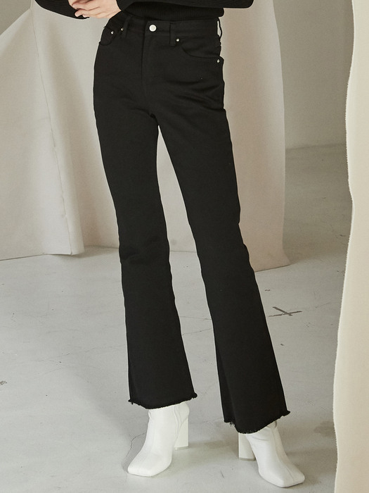 OU584 slim bootscut cotton pants (black)