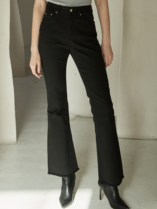 OU584 slim bootscut cotton pants (black)