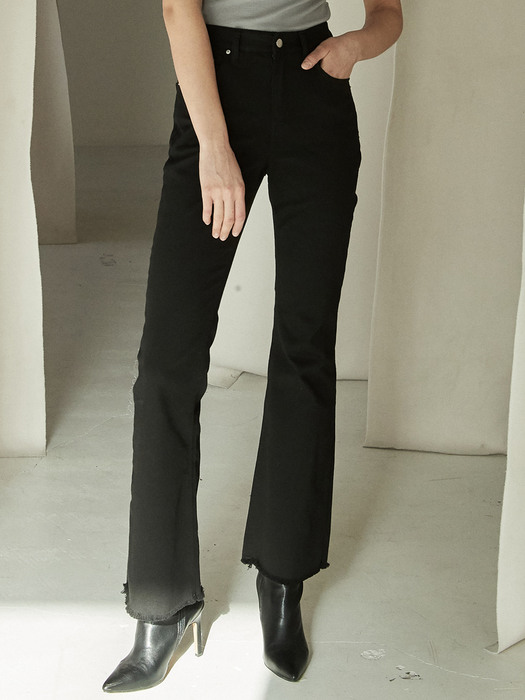 OU584 slim bootscut cotton pants (black)