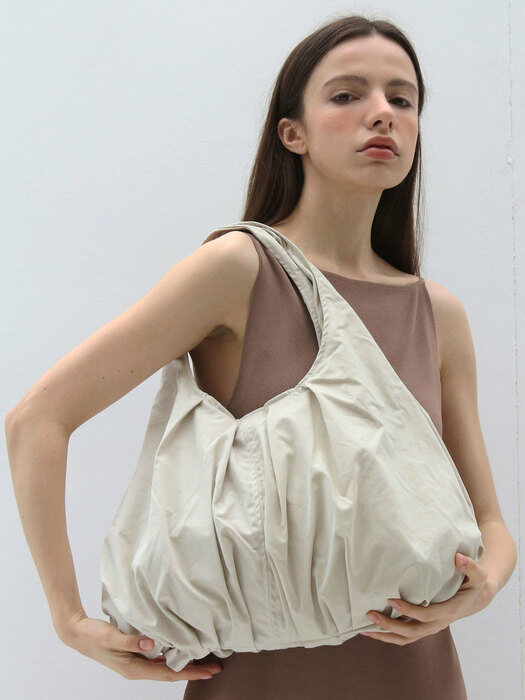 Rustling shoulder bag [Off white]