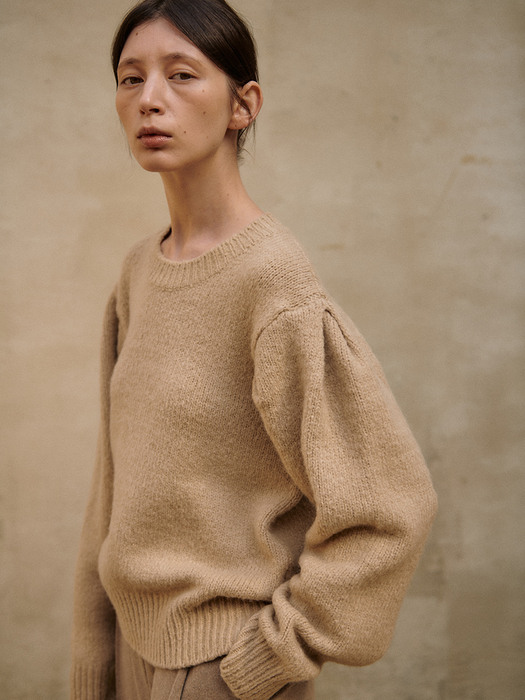 PUFF SLEEVE R-NECK KNIT SWEATER (BEIGE)