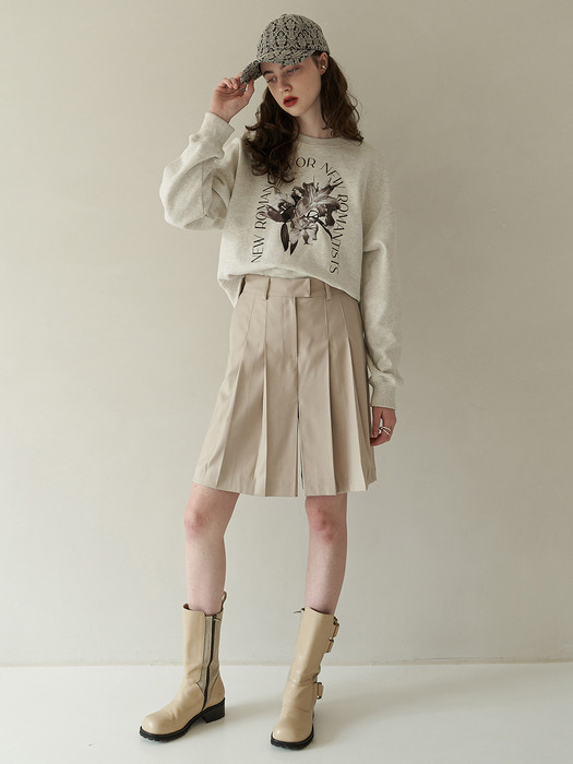 Classic pleated shorts (beige)