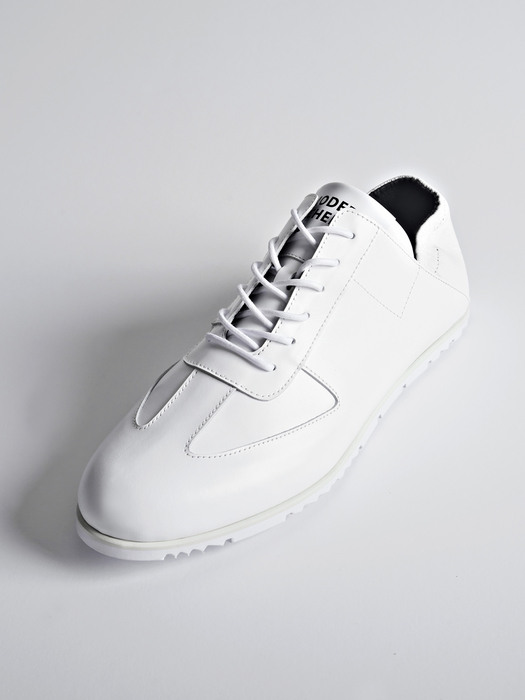 PROJECT 3. RE- 3RD SNEAKERS FLAT_WH