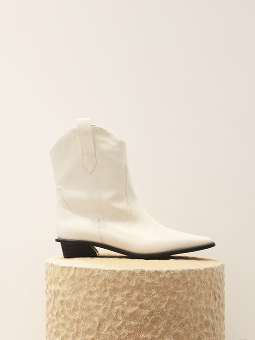 Freya Ankle Boots Ivory