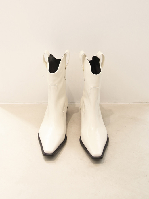 Freya Ankle Boots Ivory