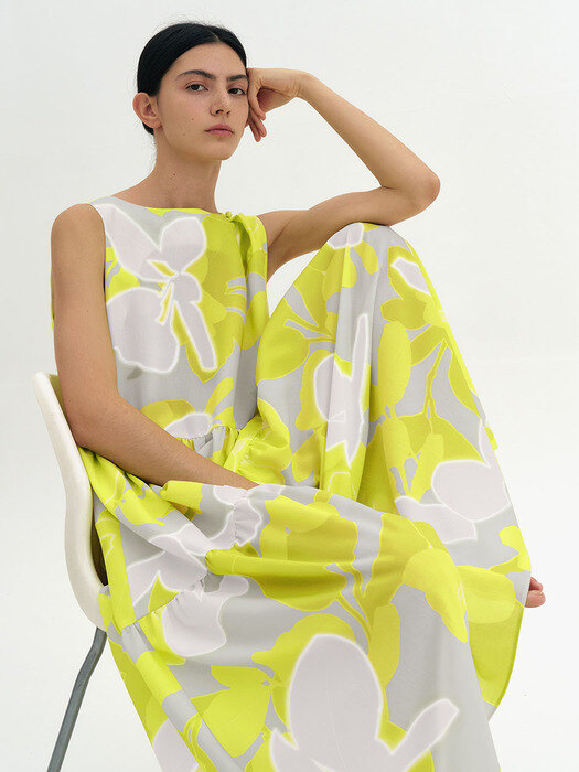 TIERED DRAPING FLORAL MAXI DRESS_PRINTED YELLOW