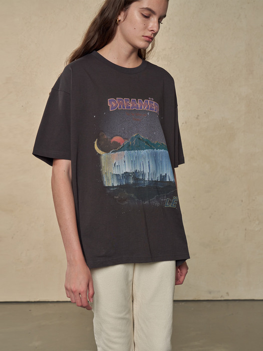 UNISEX DREAMER GRAPHIC  T-SHIRTS_CHACOAL