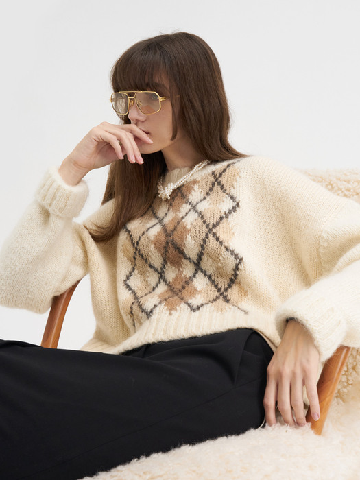 22 Winter_ Cream Argyle Sweater