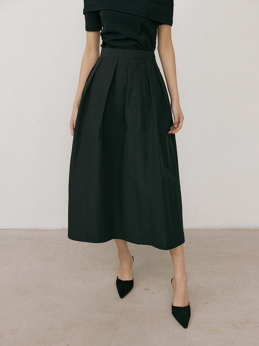 Padded Pleats Skirt (black)