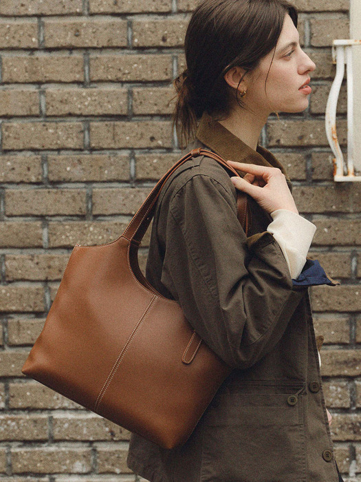 90 Veneta Bag Medium Tan Brown