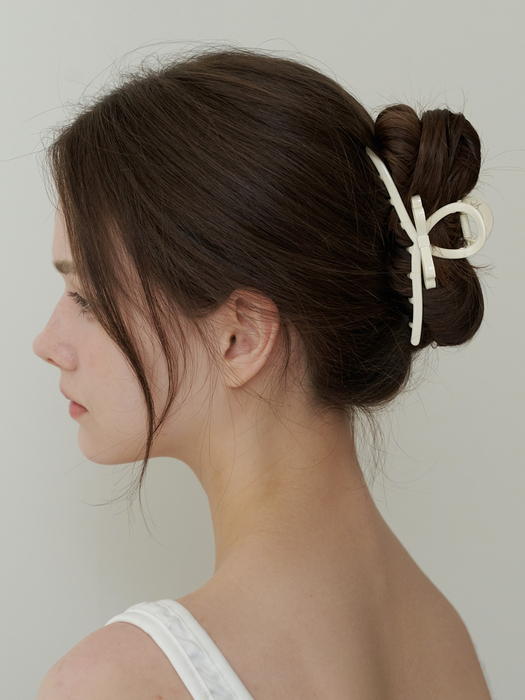 petit ribbon metal hair claw - creamy white