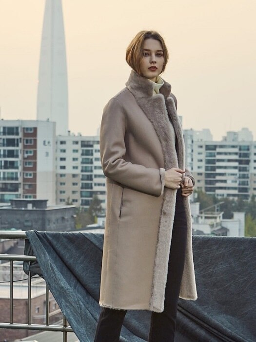 REVER REAL LONG MUSTANG COAT BEIGE