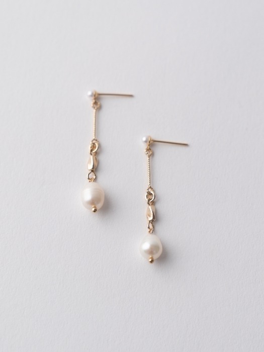 Classic Pearl ``````````drop`````````` Earring