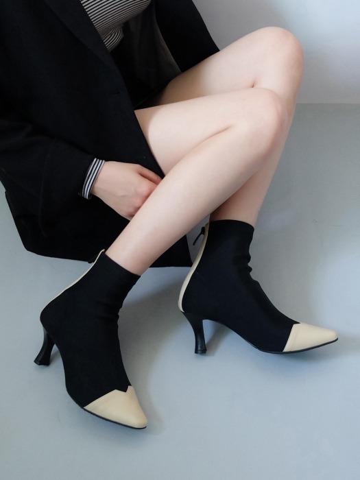Square Span Ankle Boots