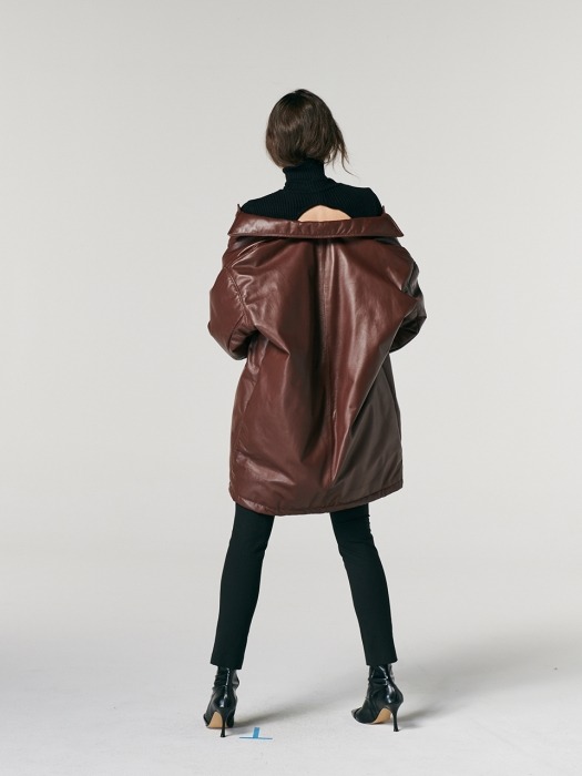 OVERSIZED LEATHER DOWN-FILLED JUMPER. BROWN