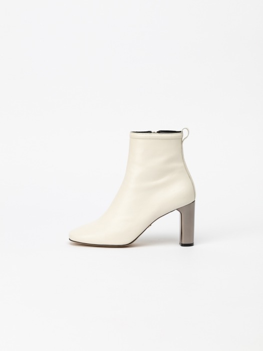 Silverlette Boots in Ivory White