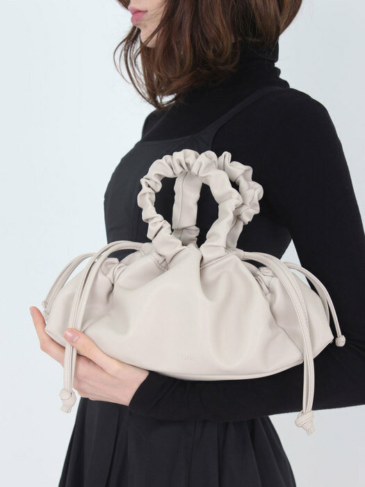 Side pocket hand bag [Off white]