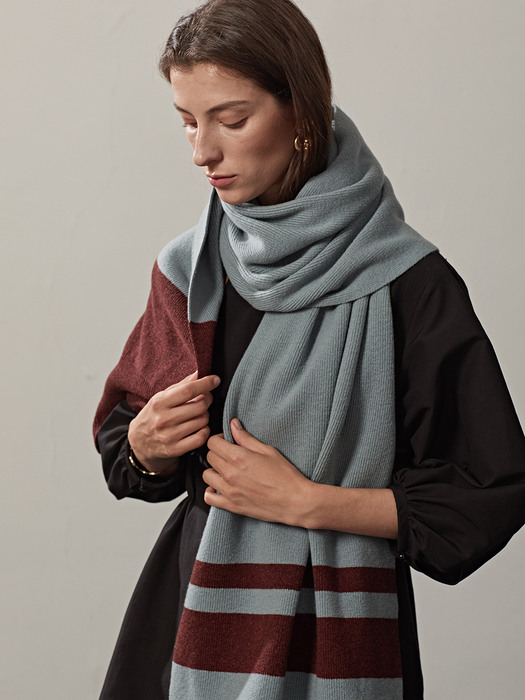 COLOR BLOCK KNITTED WOOL MUFFLER(SKY+WINE)