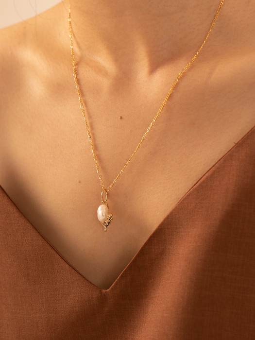 ARn20506_Pearl n Heart Necklace