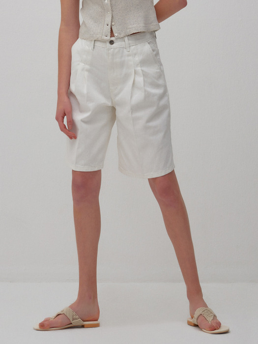 HALF DENIM SHORTS (white)