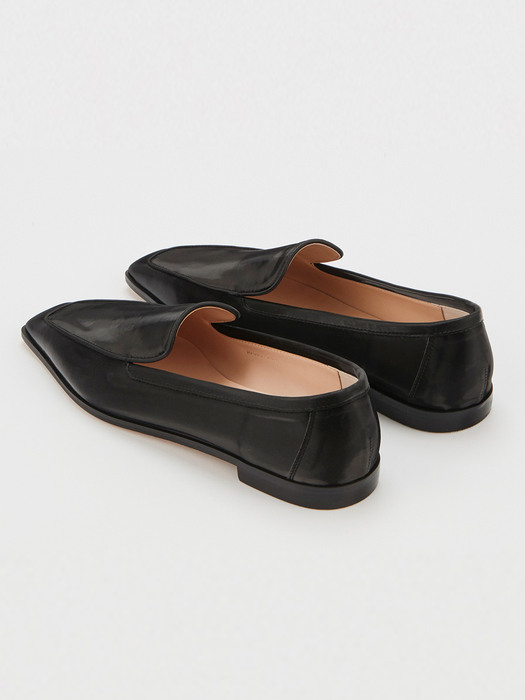 Glossy Loafer (Black)