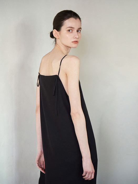 Silky Sleeveless Dress (black)