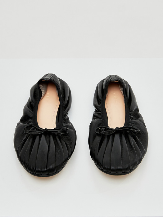 베일 발레리나 플랫 (Black Veil Ballerina Flats)