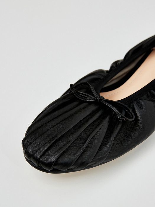 베일 발레리나 플랫 (Black Veil Ballerina Flats)