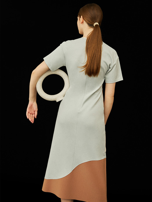 [리퍼브][FRONTROW X J.Chung] Curvy Color-blocked Dress_2color