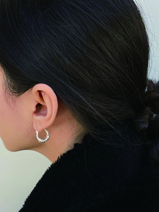 Twist knot earring