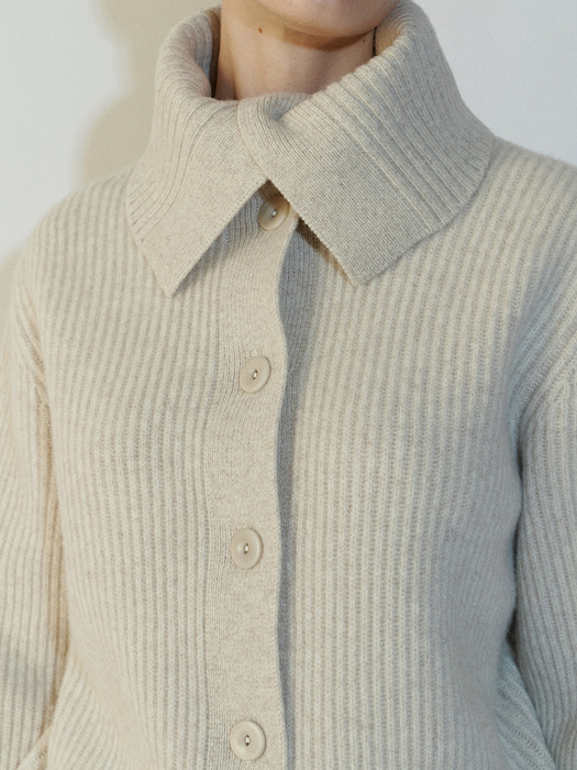 Highneck Buttoned Cardigan in Oatmeal