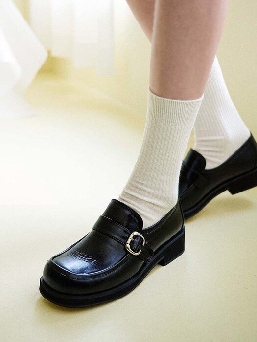 IS_221323  Round Buckle Loafer(Black)
