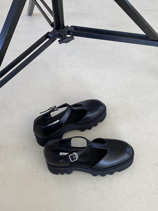Platform T-sandals