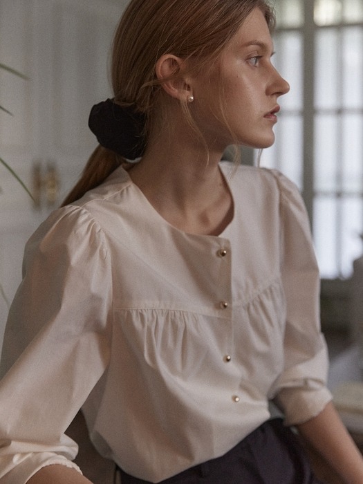 Shirring Goldish Blouse - Off White