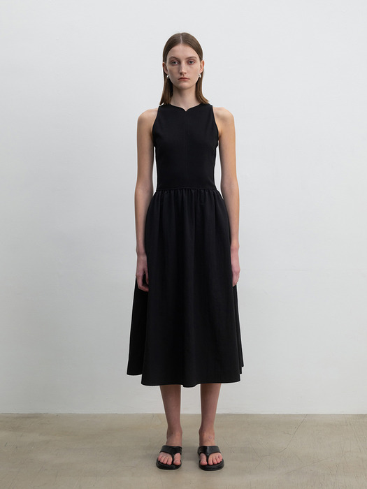Minimal Sleveless Dress Black (JWDR3E909BK)