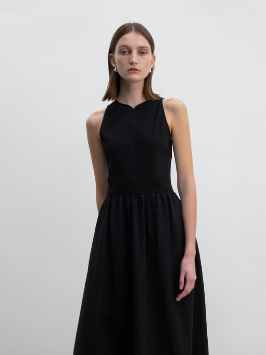 Minimal Sleveless Dress Black (JWDR3E909BK)