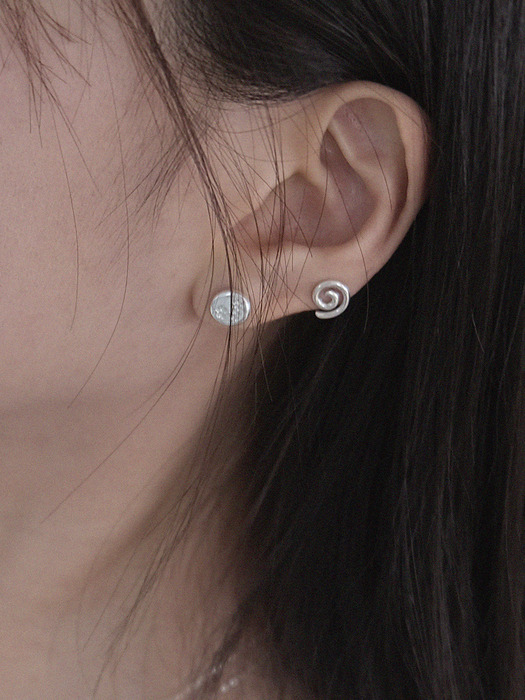 Dalgona earring(single)